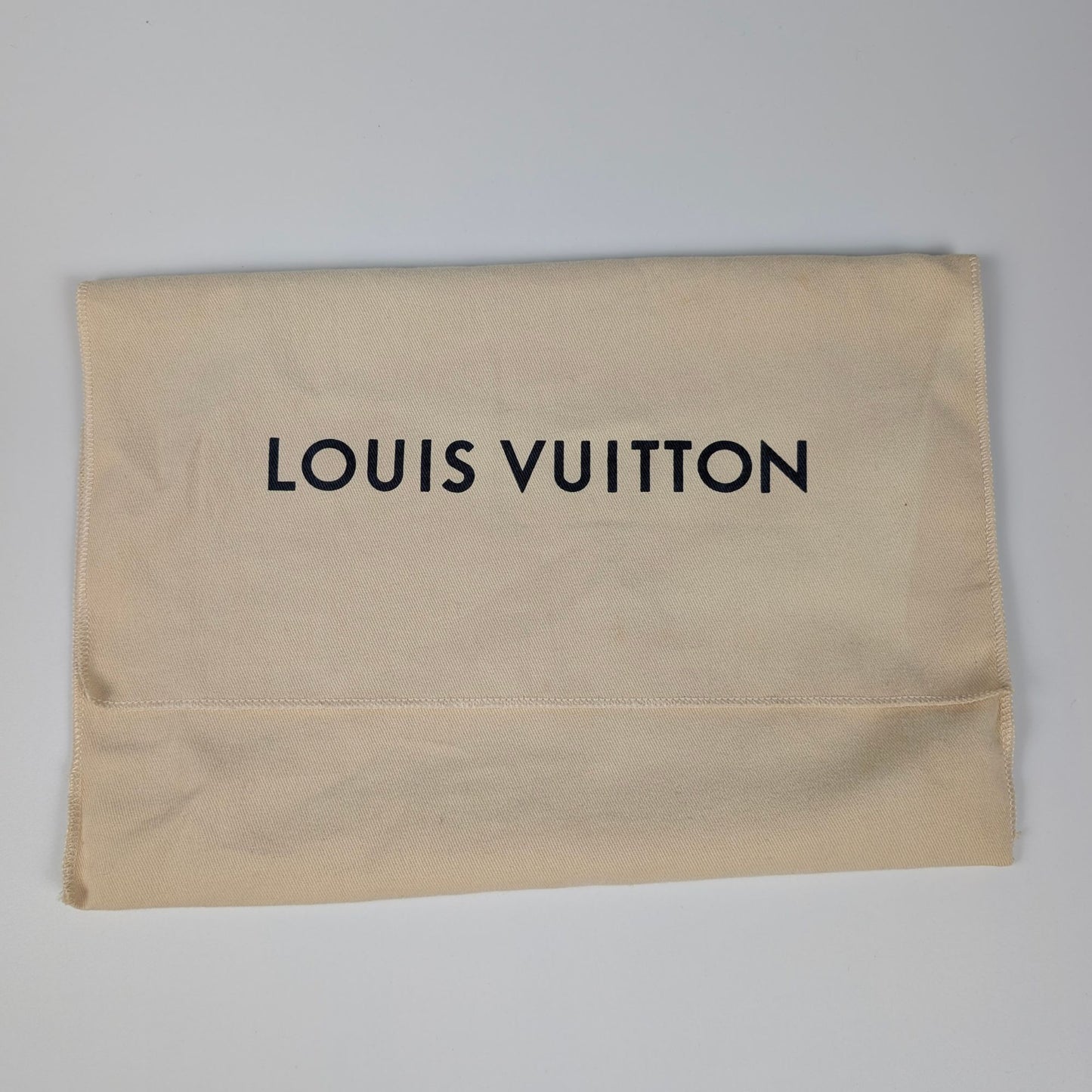 Louis Vuitton Trousse Toilette 26