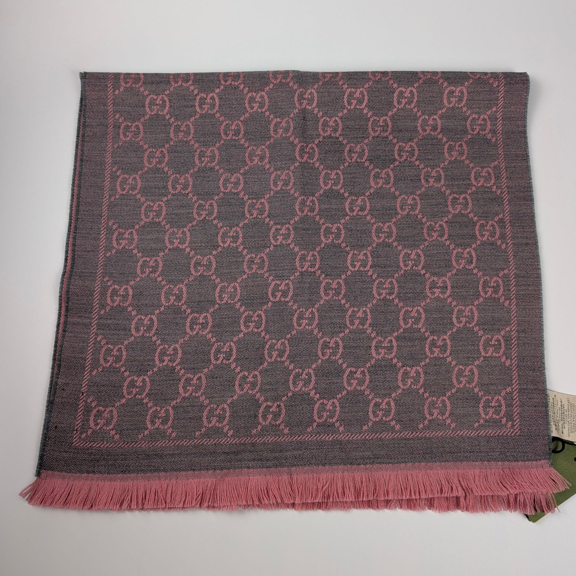 gucci-sciarpa-lana-gg-rosa-grafite