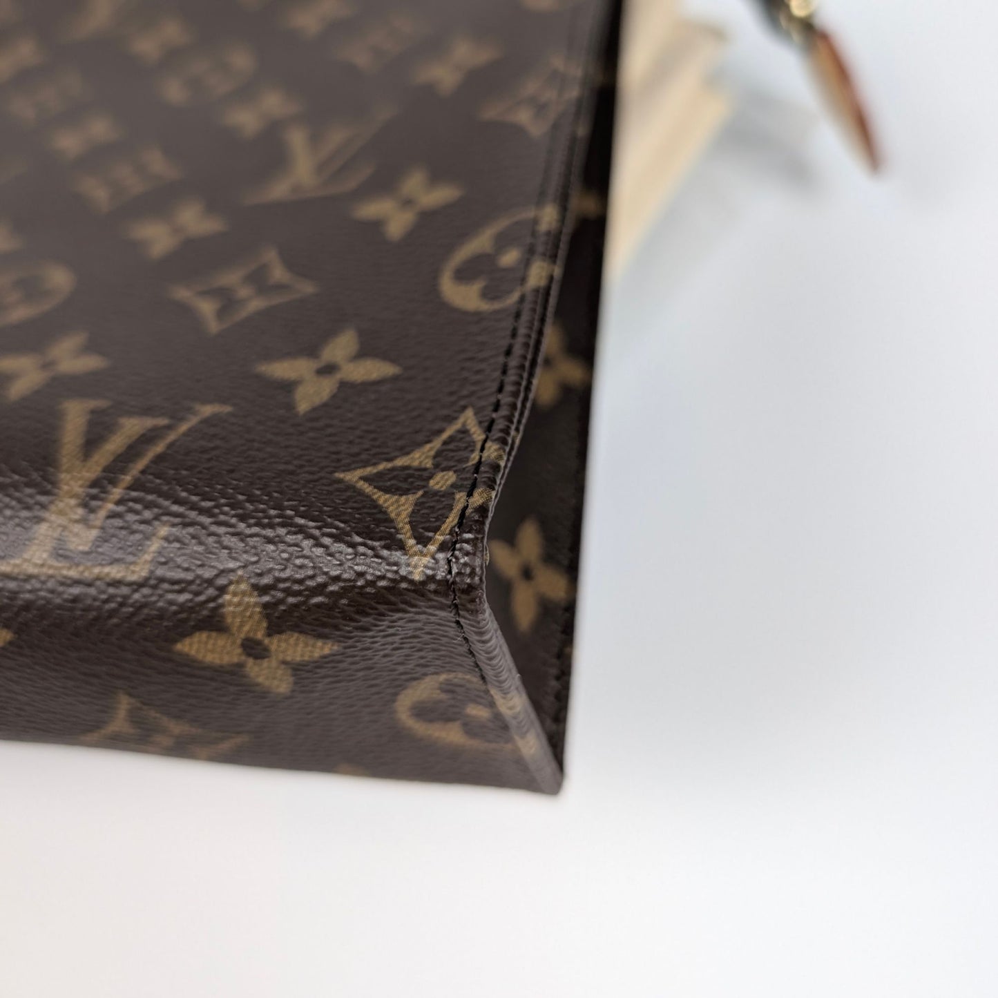 Louis Vuitton Trousse Toilette 26