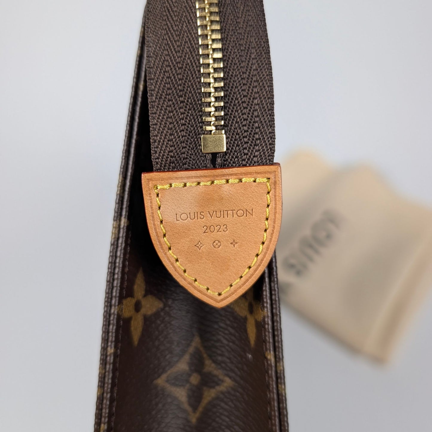 Louis Vuitton Trousse Toilette 26